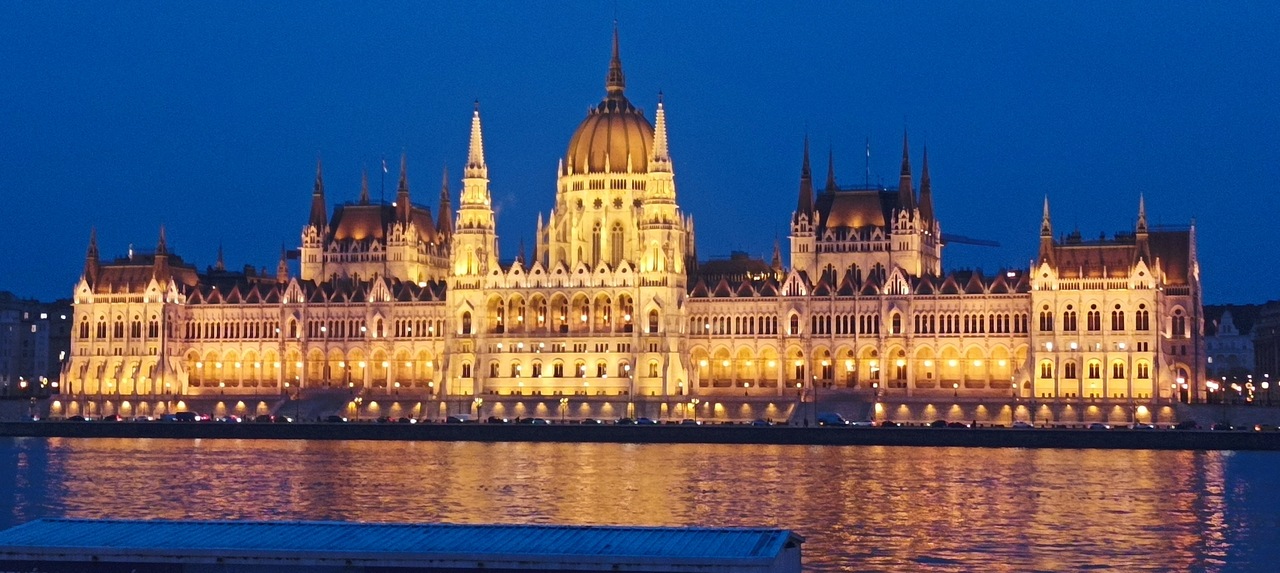macaristan budapeşte parlamento binası